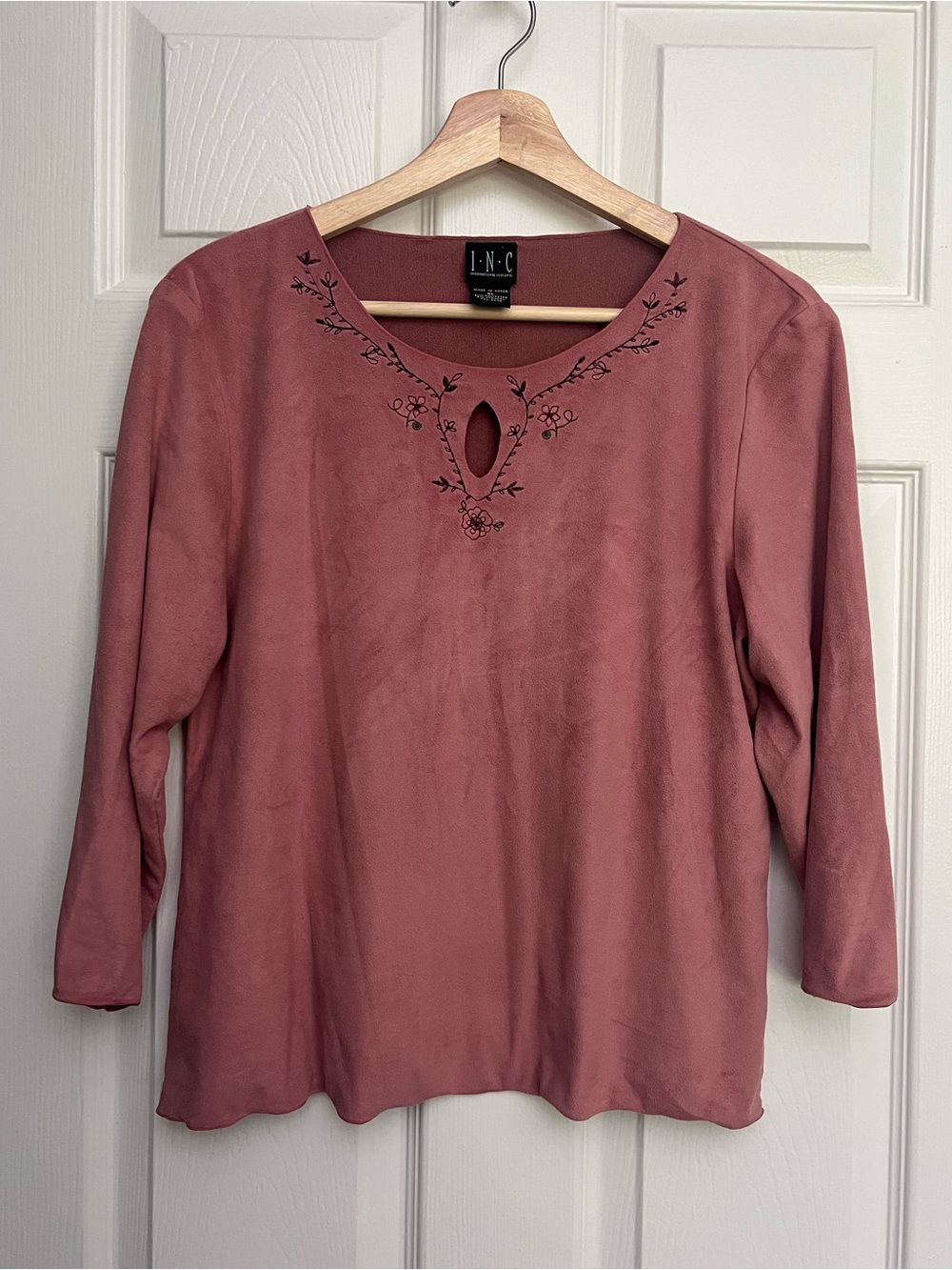 INC International Concepts Rose Mauve Embroidered Keyhole Long Sleeve Tee